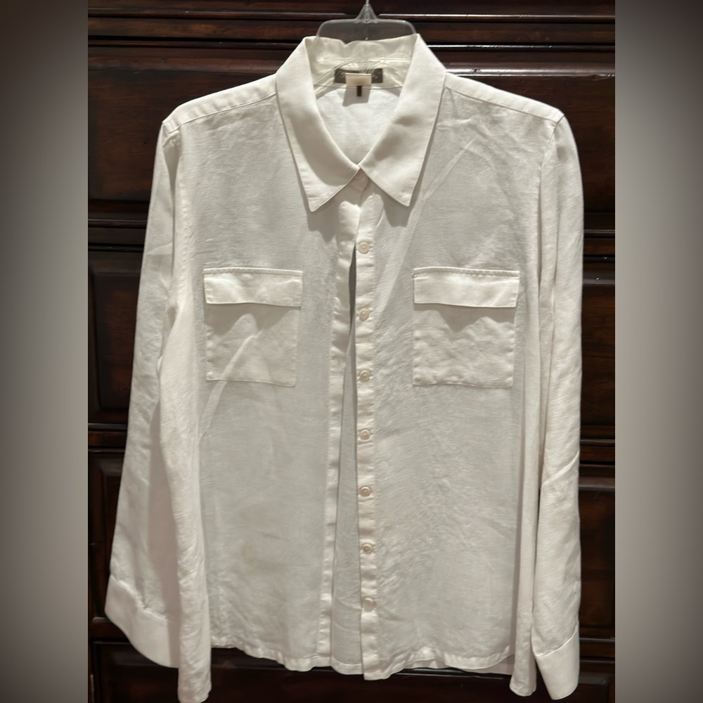 White Tommy bahama blouse.